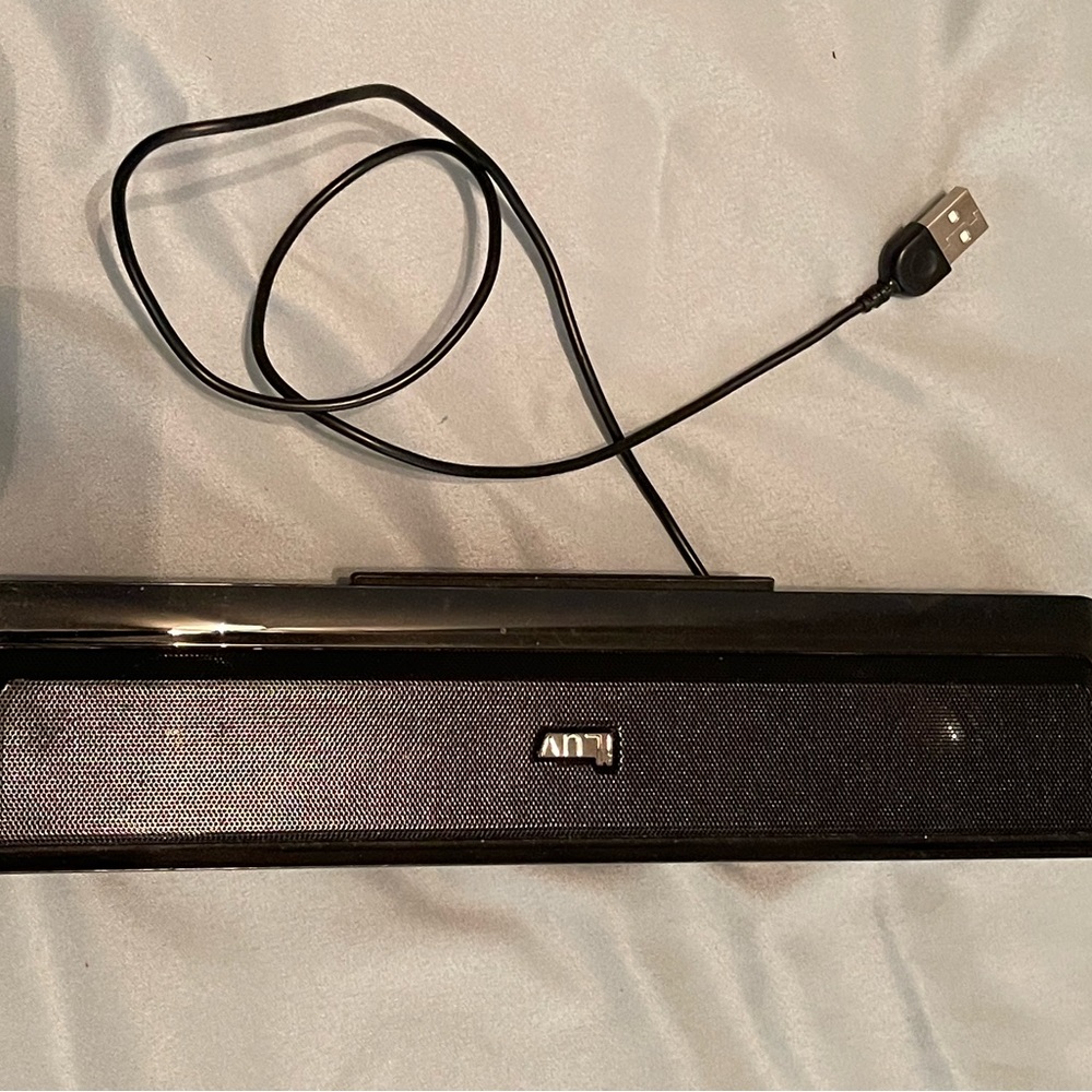 Iluv Portable Computer Speaker Bar